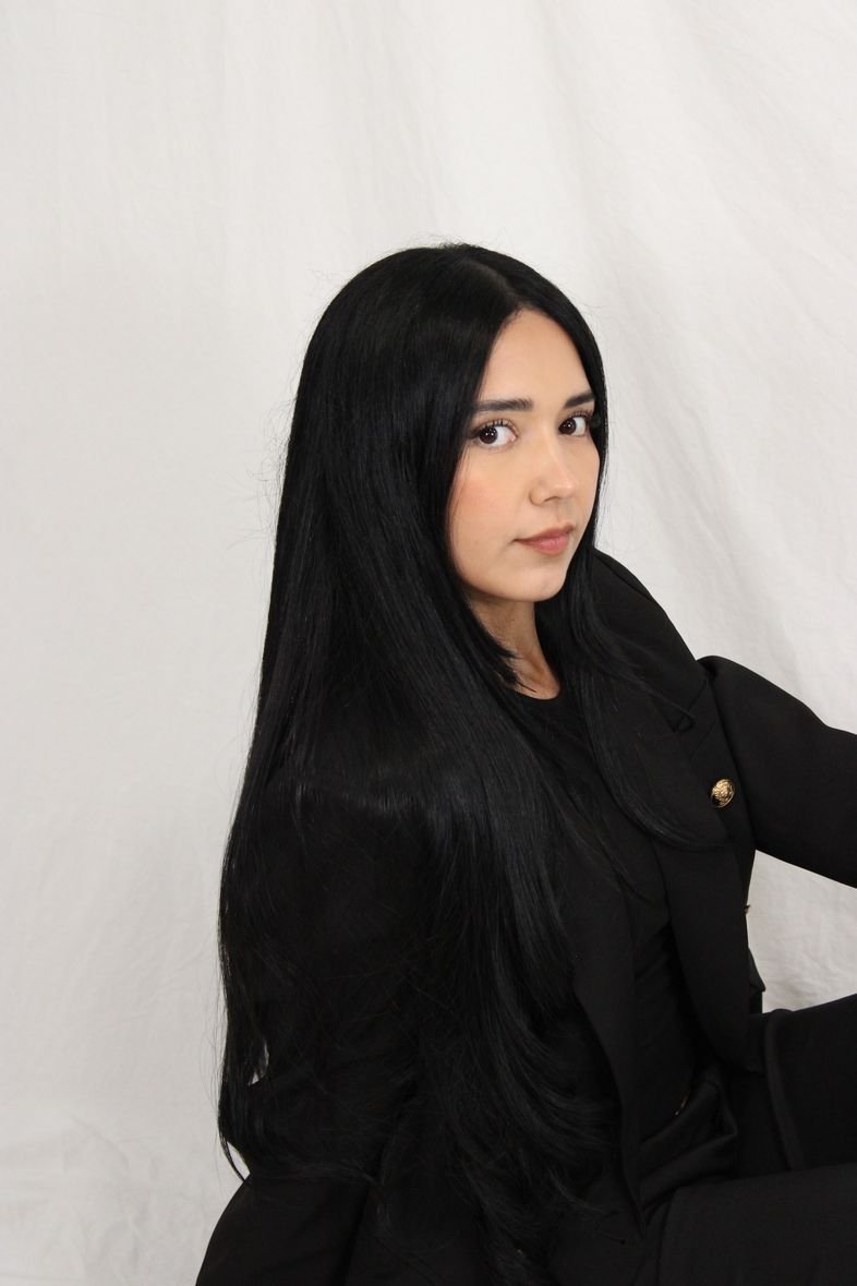 Daiana, especialista en manicura rusa y builder gel